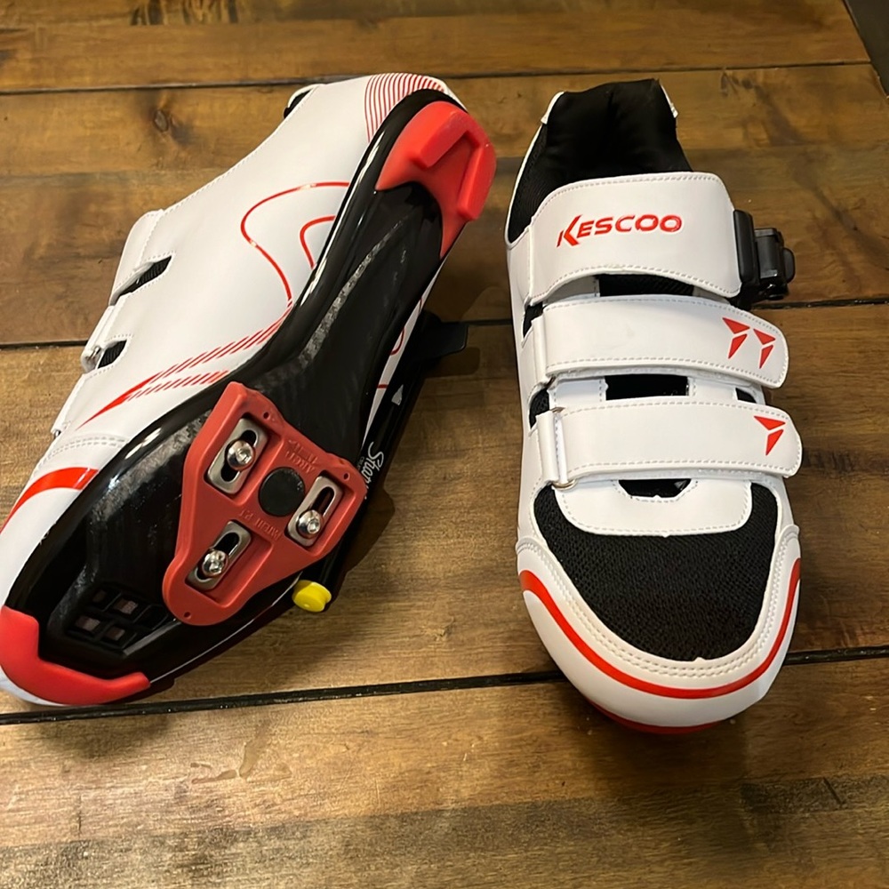 Kescoo women’s road cycling shoes white with red accents size 41 NWOT